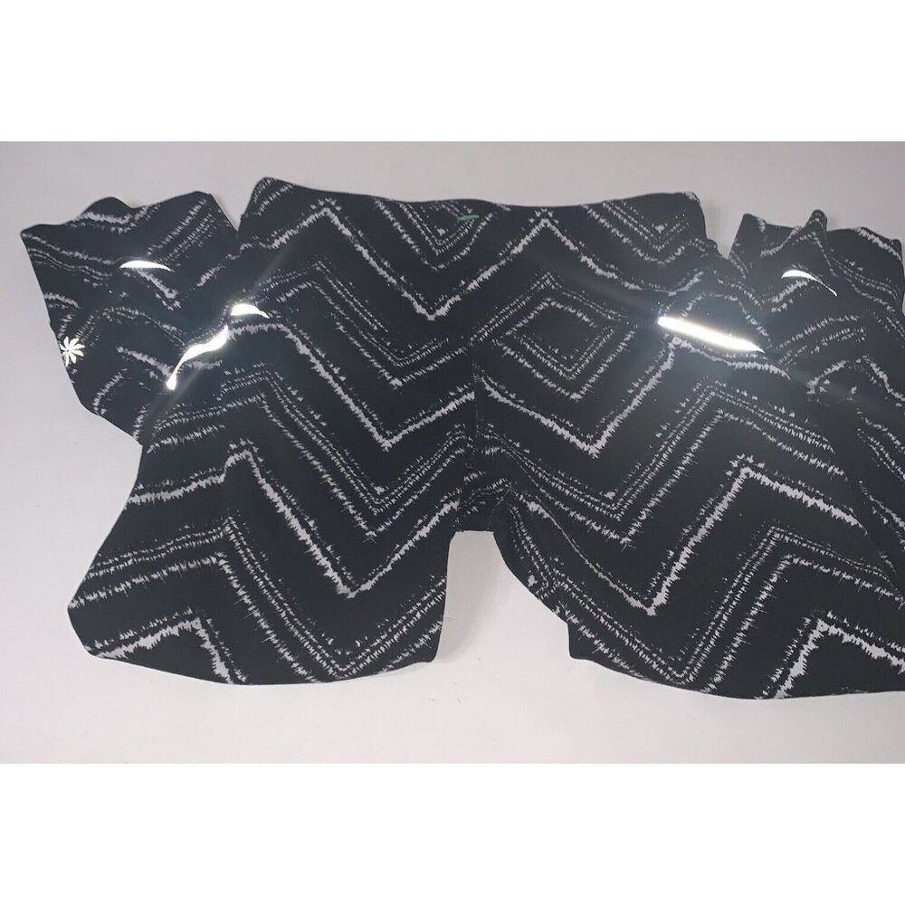 Athleta Zig Zag Relay Capri Leggings Sz XS Black White Fitted